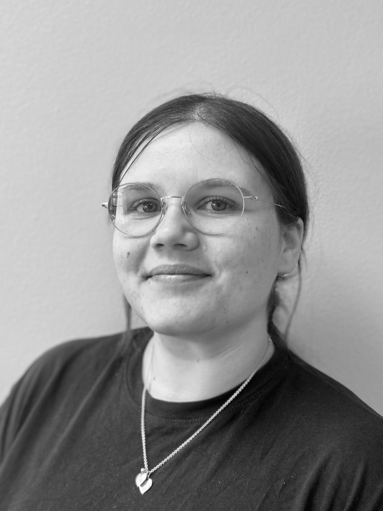  Emilie Mehrzad